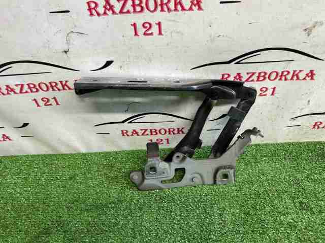 VAG 80A823302C Петля капота правая в наличии Каменское