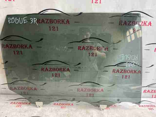 Стекло задней двери, правой 823005HA0B NISSAN