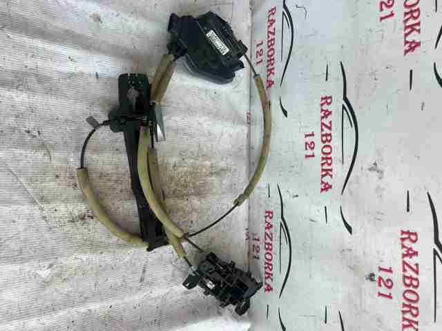 Замок двери задней правой 825004BA0A NISSAN