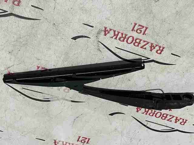 Поводок дворника заднего стекла 8253A250 MITSUBISHI