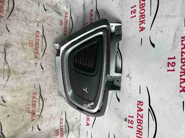 Правая решетка переднего бампера 86526C6000 HYUNDAI