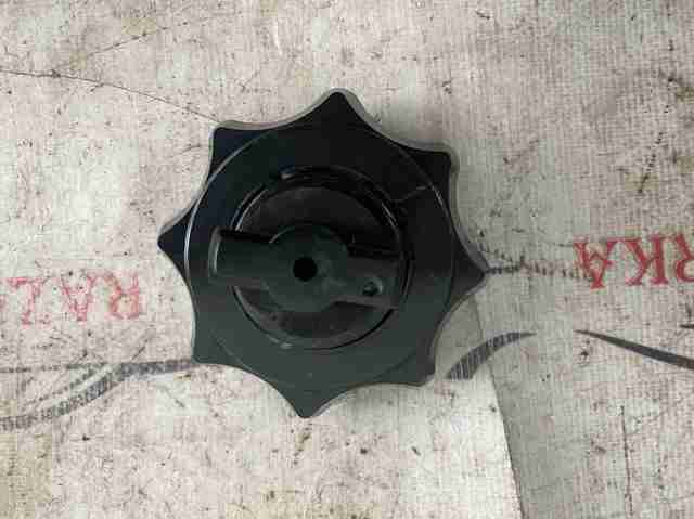 8W0803899 VAG Болт креплення запасного колеса купить в Тернополь