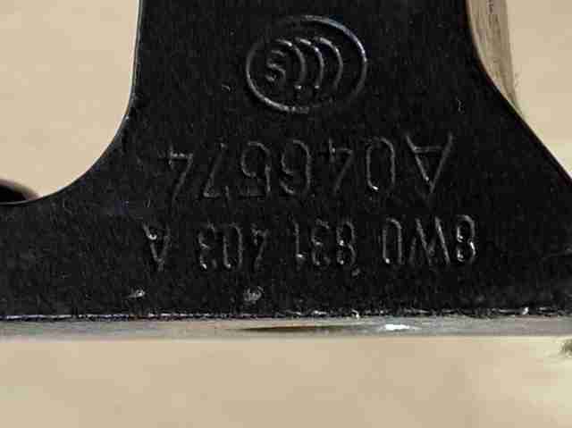 8W0831403A Петля двери передней левой купить Ровно