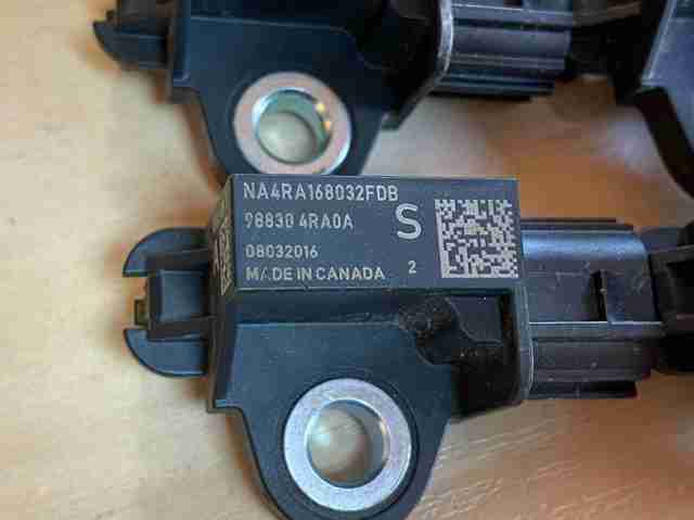 988304RA0A NISSAN Датчик удара купить в Николаев