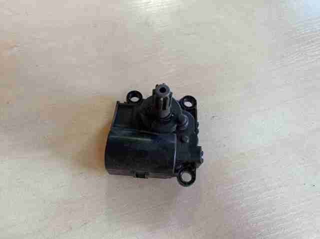 Привод заслонки печки D332JY9AA05 HYUNDAI