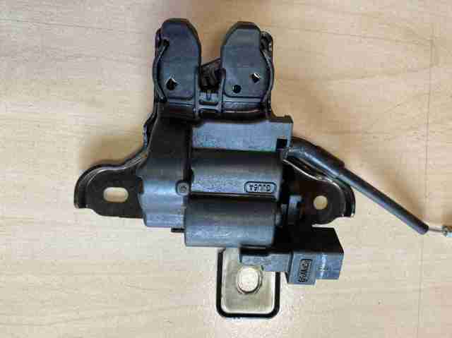 DS73F43282AE FORD Замок багажника купить в Винница