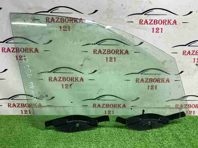 Стекло пассажирской двери LJ7Z7821410A FORD