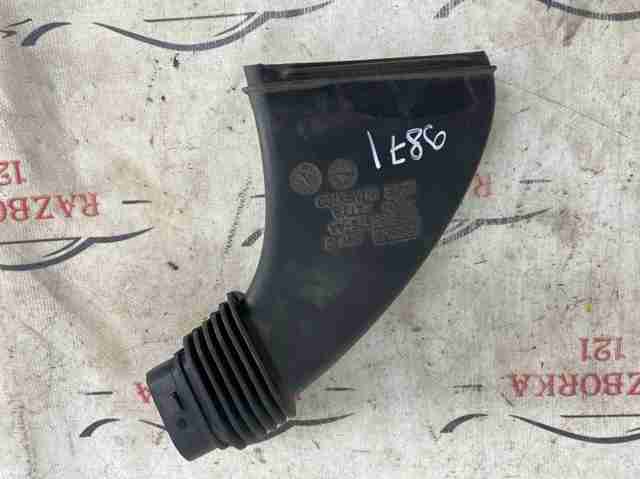 Патрубок воздушный, вход воздушного фильтра LX6Z9C675B FORD
