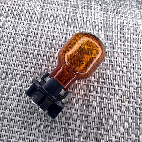 Лампочка указателя поворота 12174SVHTRC1 PHILIPS