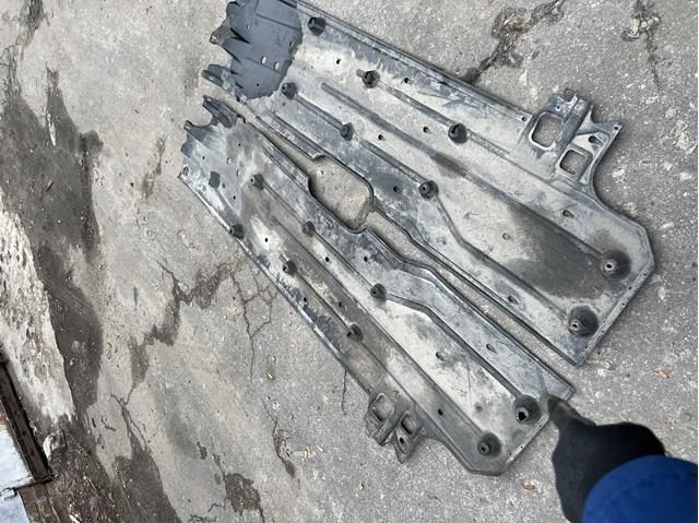 Защита днища, левая 51752753163 BMW
