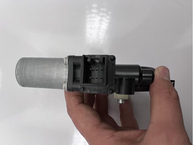 D01G5858XB Мотор стеклоподъемника двери передней правой купить Каменское