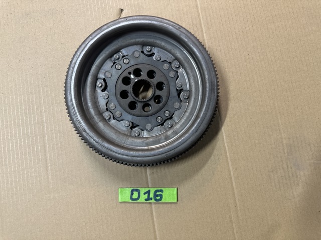 Маховик сцепления 06K105266A VAG