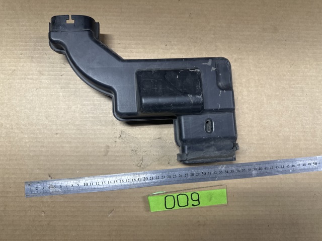 Патрубок воздушный, вход в резонатор 165784BA1A NISSAN