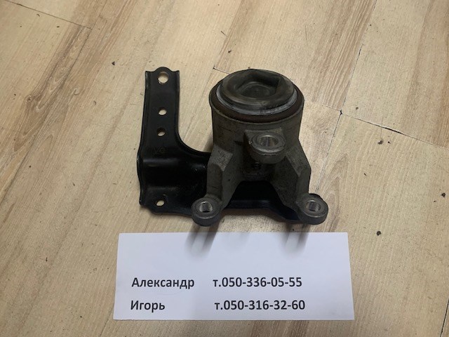 Подушка мотора правая Ниссан Мурано
