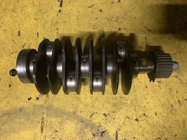 Коленвал двигателя 12200AA220 SUBARU