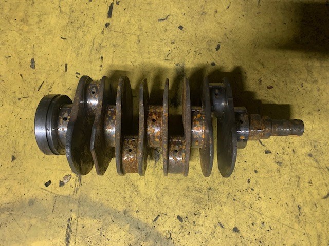 Коленвал двигателя 12200AA430 SUBARU