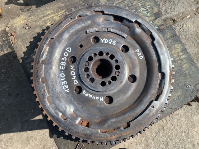 Маховик двигателя 12310EB30D NISSAN