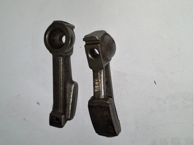  Коромысло клапана 1325706N00 NISSAN