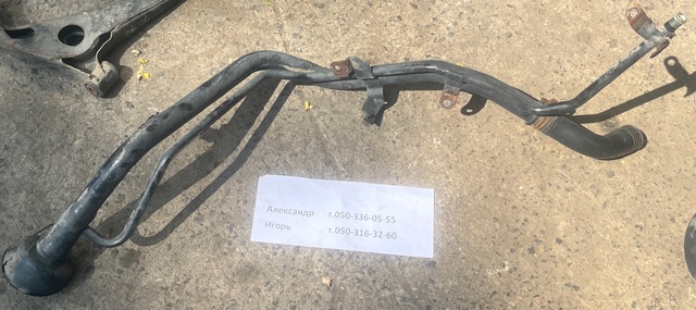Патрубок бака, к заливной горловине 17221JG000 NISSAN