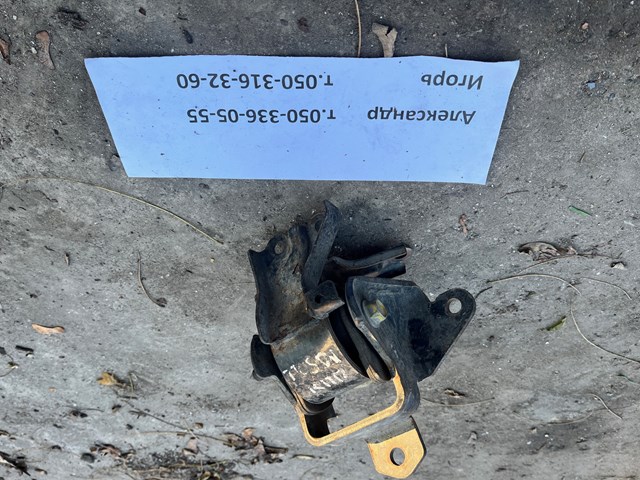 Подушка (опора) двигателя, левая 218302E500 HYUNDAI