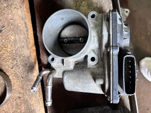 Дроссельная заслонка в сборе 2203047010 TOYOTA