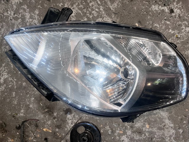 NISSAN 26010EM00A Правая фара в наличии Полтава