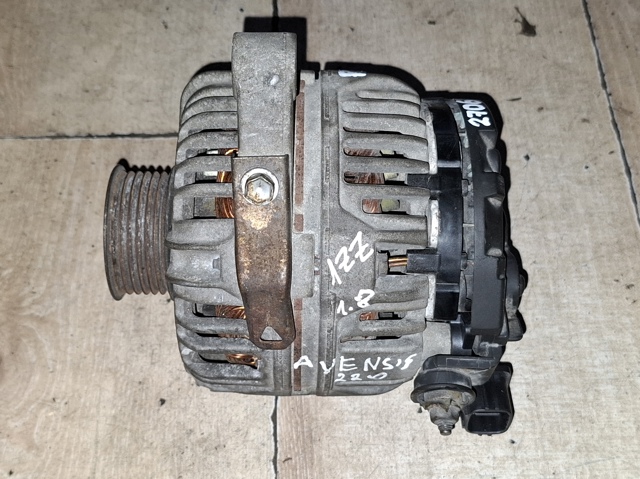 Автомобильный генератор 270600D030 TOYOTA