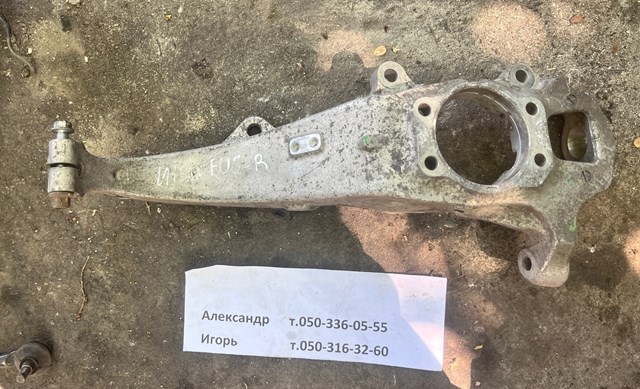 Кулак поворотный передний правый 40014EG000 NISSAN