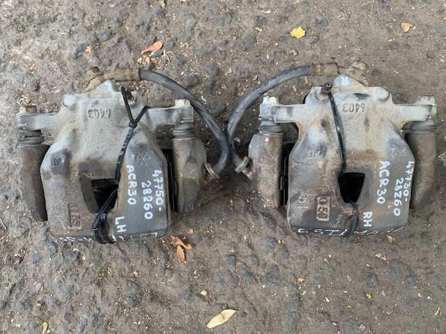TOYOTA 4321128110 Цапфа (поворотный кулак) передний правый в наличии Винница