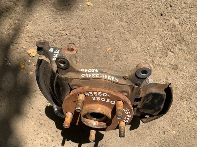 Цапфа - поворотный кулак передний, правый 4321128140 TOYOTA