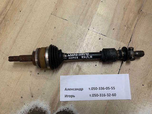 TOYOTA 4347009V10 Полуось (привод) передняя правая в наличии Винница