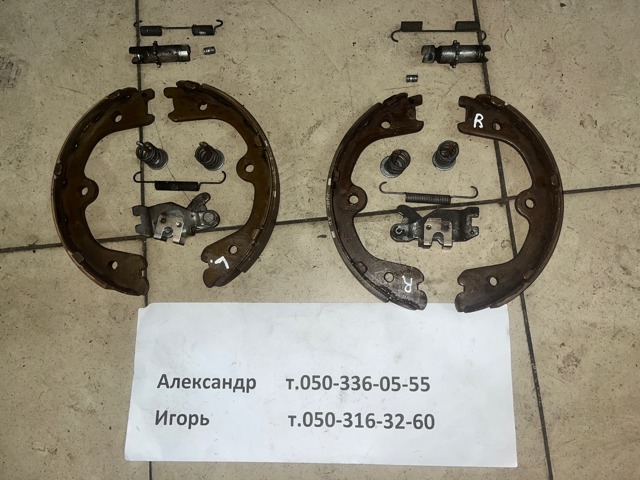 Диск опорный заднего тормозного барабана левый 44010CA01B NISSAN