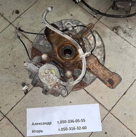 4511165J00 Цапфа передняя правая купить Львов
