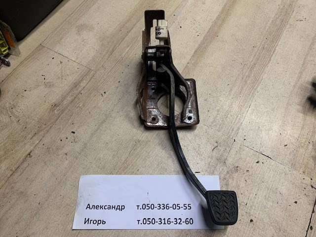 Педаль тормоза 4710105100 TOYOTA