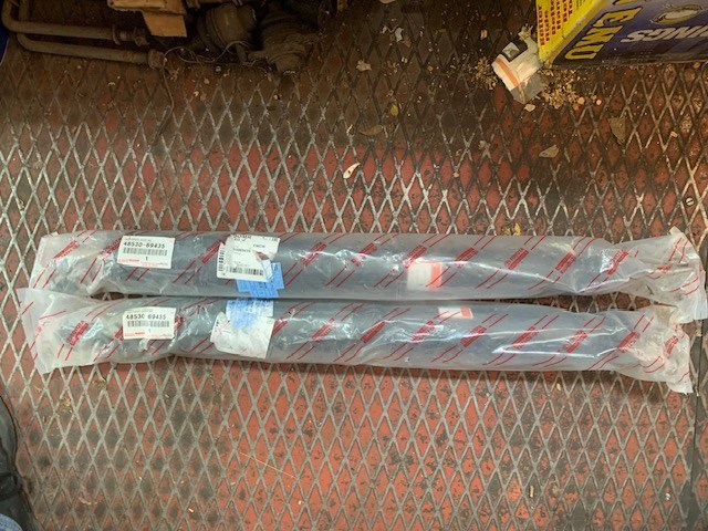 TOYOTA 4853069435 Амортизатор задний в наличии Тернополь