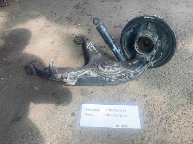 Амортизаторы задние Toyota Hiace 4