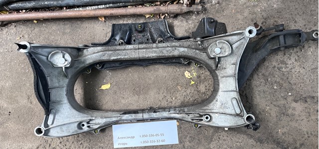Подрамник передней подвески Lexus IS