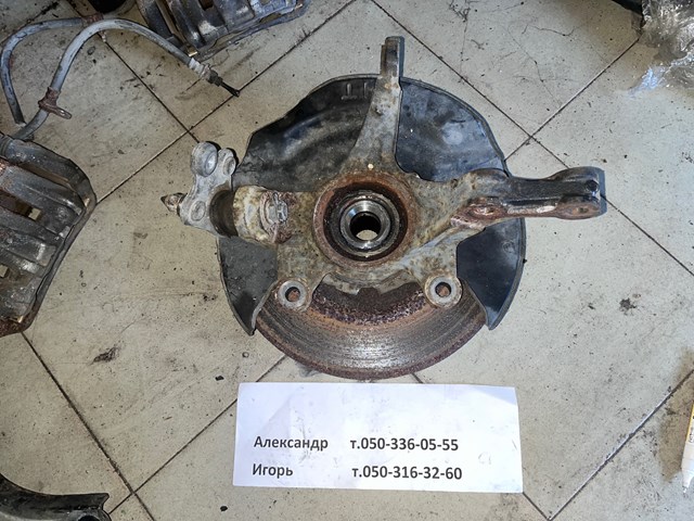 Кулак поворотный передний правый 51211SWAA00 HONDA