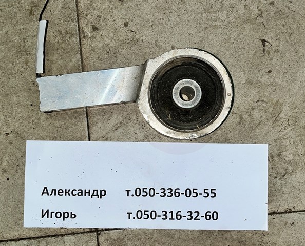 51390STXA03 Honda Сайлентблок переднего нижнего рычага