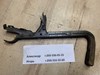 Стойка замка капота б/у toyota avensis (adt250) 53208-05040 