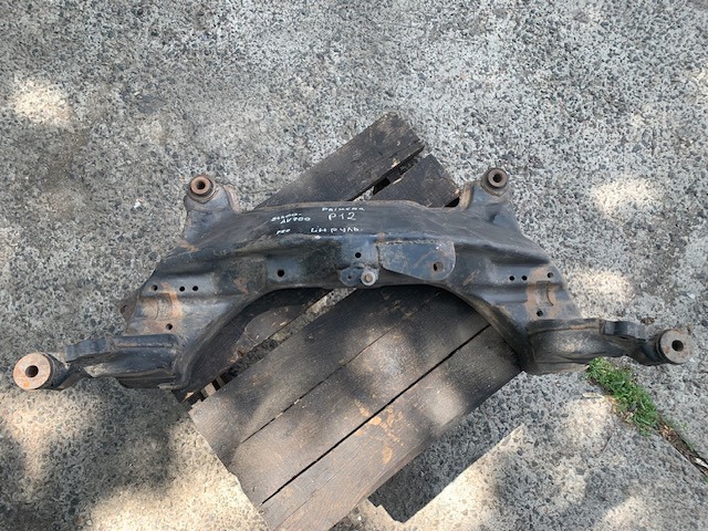 Поперечина передней подвески 54400AV700 NISSAN