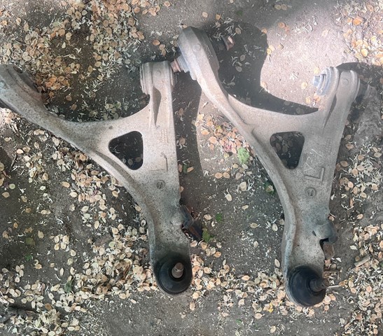 Полиуретановый сайлентблок заднего верхнего рычага 54501AG500 NISSAN