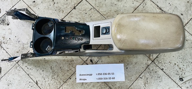 Консоль панели приборов 5890142050B2 TOYOTA