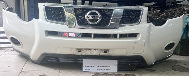 Заглушка ПТФ бампера переднего правая 62256JG000 NISSAN