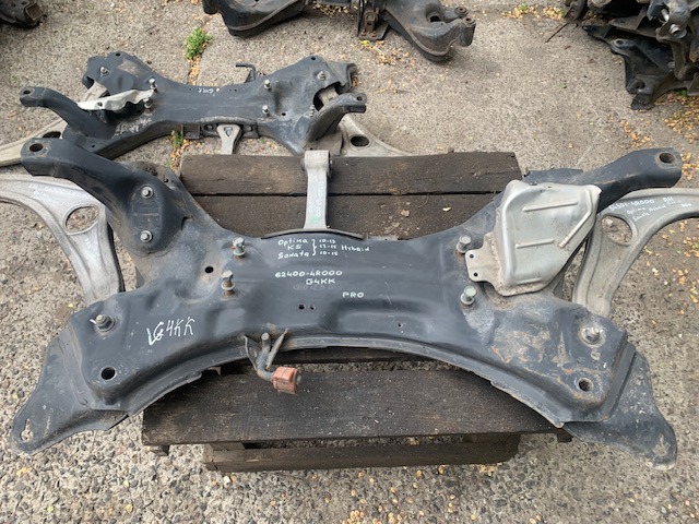 Балка передней подвески 624004R000 HYUNDAI