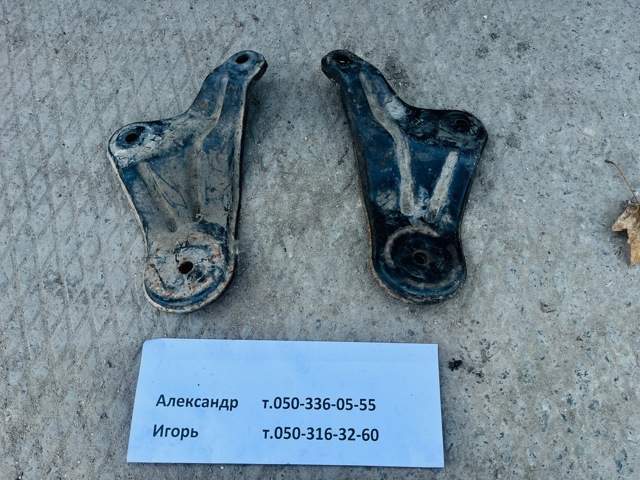 Кронштейн передней балки 624772E000 HYUNDAI