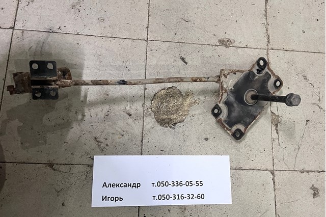 Кронштейн запасного колеса 628502B000 HYUNDAI