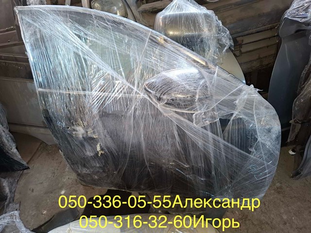 Пассажирская передняя дверь 6700153040 TOYOTA