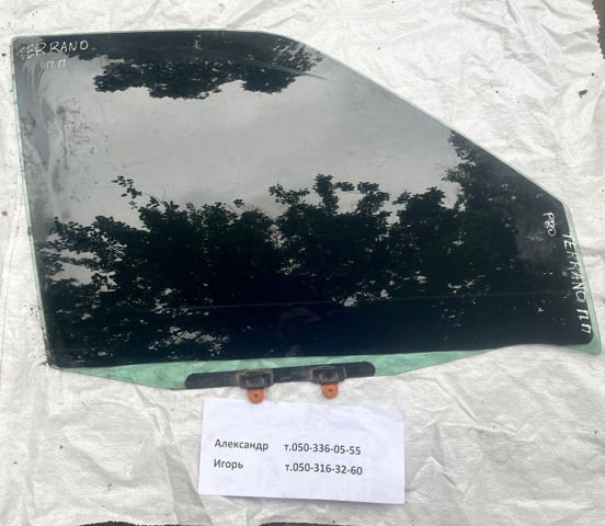 Стекло пассажирской двери 803001F200 NISSAN