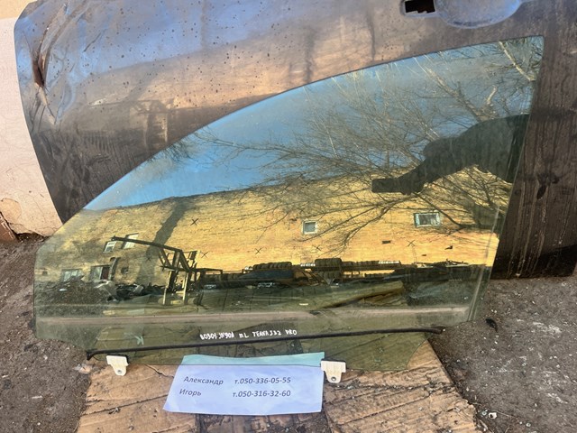 Стекло передней двери, левой 80301JN90A NISSAN